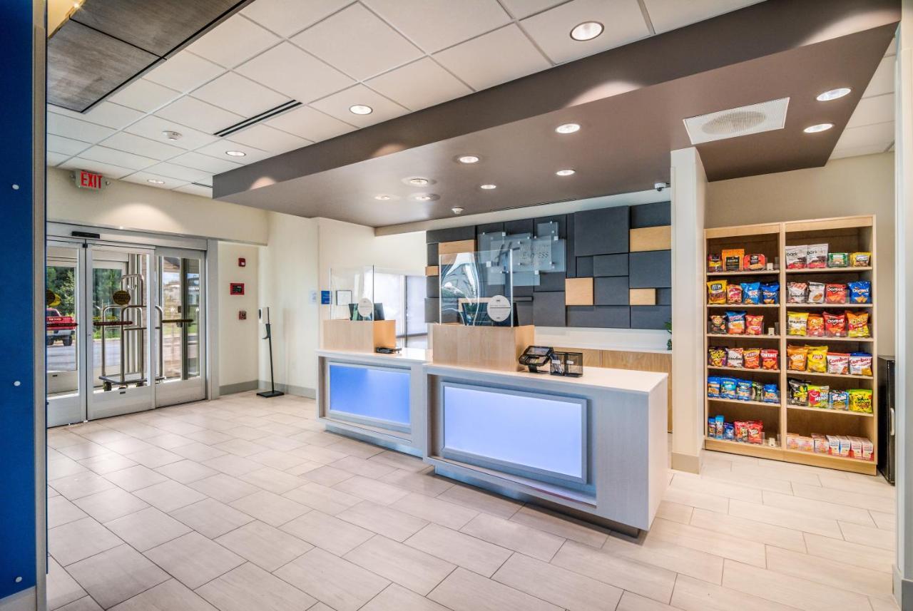 Holiday Inn Express & Suites - Asheboro By Ihg Exterior photo